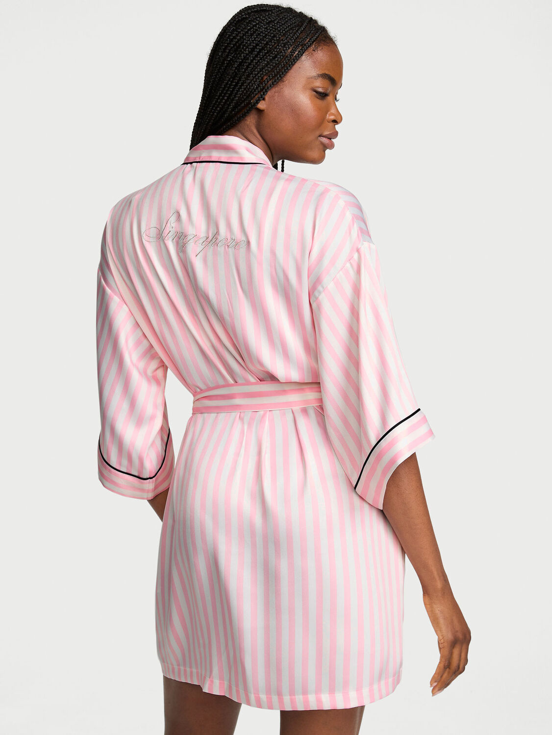 vs Victoria's Secret Signature Satin Short Piped Robe 2 of 3 